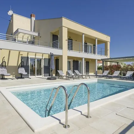Villa Valentina In - Haus Fuer 8-9 Personen *