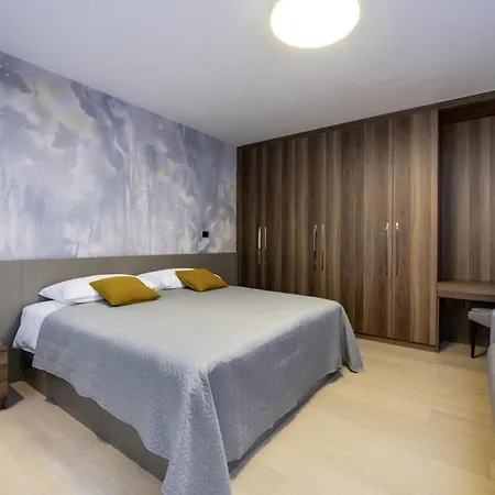 Valentina In - Haus Fuer 8-9 Personen Krnica