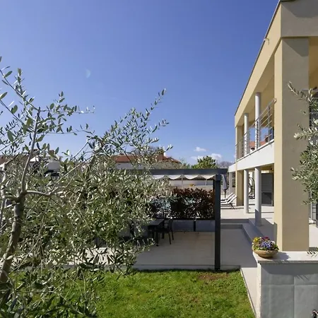 Valentina In - Haus Fuer 8-9 Personen