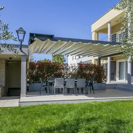 Valentina In - Haus Fuer 8-9 Personen Villa Krnica