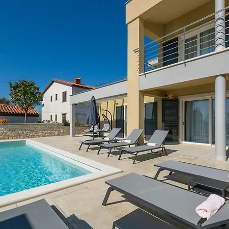 Valentina In - Haus Fuer 8-9 Personen * Krnica